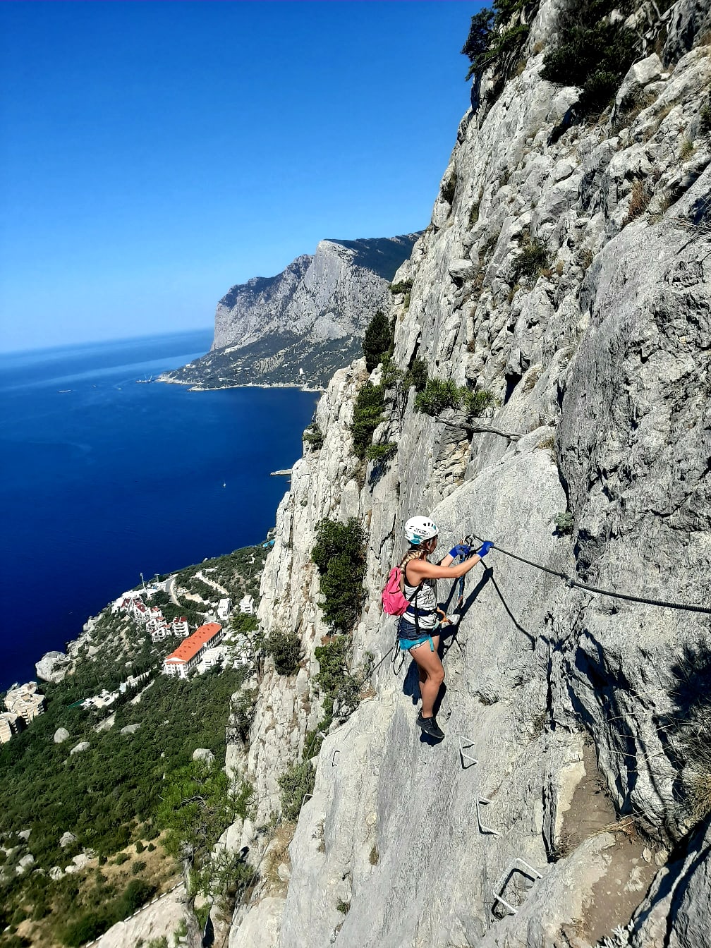 Виа феррата активный отдых в горах Крыма